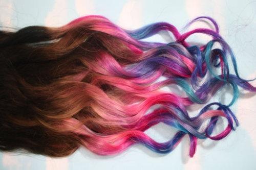 coloring your hair using pastel chalk