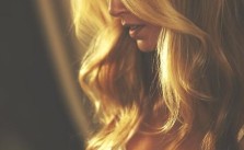 Loose Curls & Golden Color