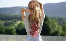 Wavy Blonde Pink Streaks