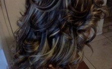 Dark Curls & Blonde Lowlights
