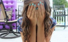 Her Waves & Nails