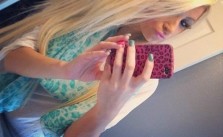 Blonde Hair & Nails