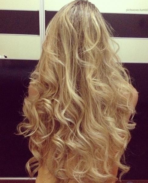 messy blonde curls