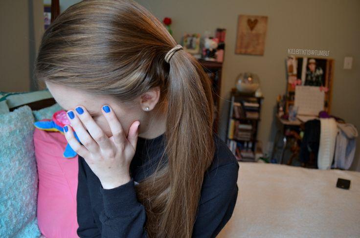 ponytail with blue nails